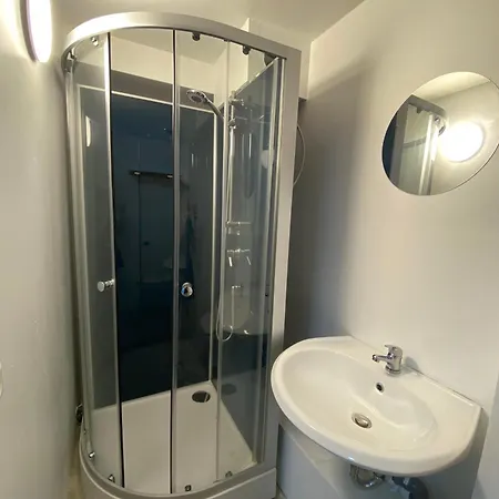 Studio-apartments Am Hildesheimer Hauptbahnhof Mit Kueche, Bad, Elektrischen Tuercodes, Wlan, Tv, Parken Hildesheim