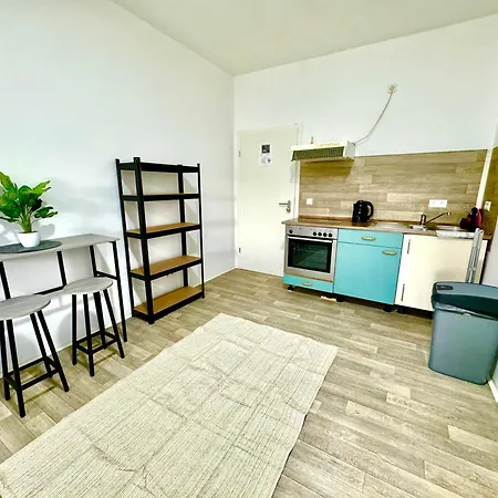 Appartement Studio-apartments Am Hildesheimer Hauptbahnhof Mit Kueche, Bad, Elektrischen Tuercodes, Wlan, Tv, Parken