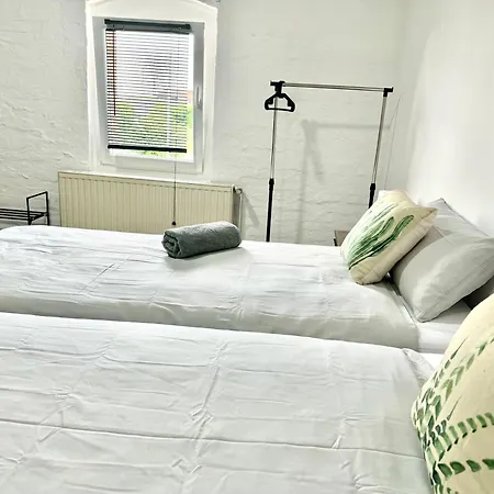 Studio-apartments Am Hildesheimer Hauptbahnhof Mit Kueche, Bad, Elektrischen Tuercodes, Wlan, Tv, Parken Apartment
